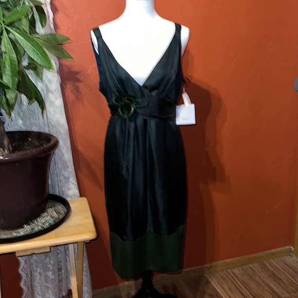 Vera Wang Dresses & Skirts - NWT— Vera wang silk evening dress……240